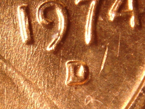 1974-D-Lincoln-Memorial-Cent-1MM-007?-Looks-Like-It,-But: